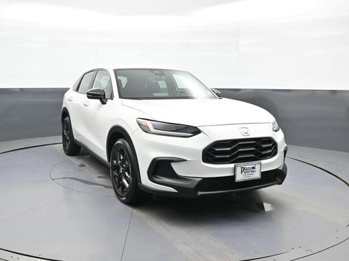 Platinum White Pearl 2025 Honda HR-V 2WD Sport