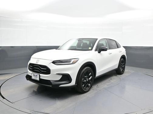 Platinum White Pearl 2025 Honda HR-V 2WD Sport