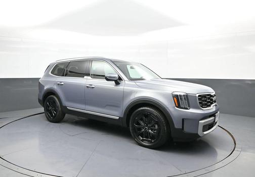 Everlasting Silver 2024 Kia Telluride S