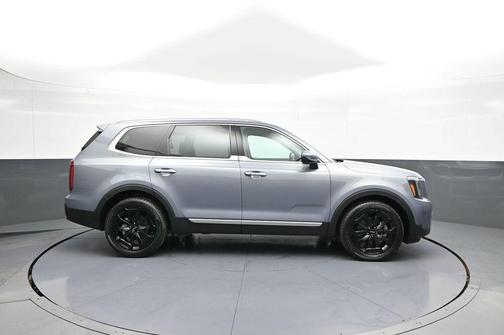 Everlasting Silver 2024 Kia Telluride S