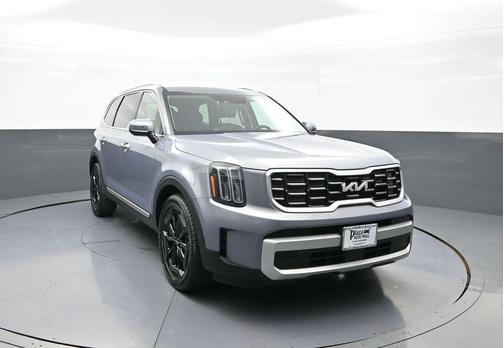 Everlasting Silver 2024 Kia Telluride S