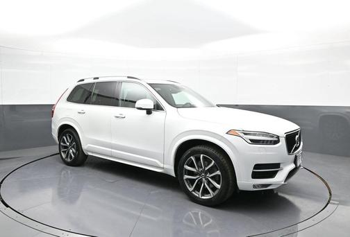 2017 Volvo XC90 T6 Momentum