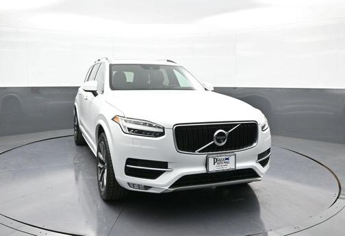 2017 Volvo XC90 T6 Momentum