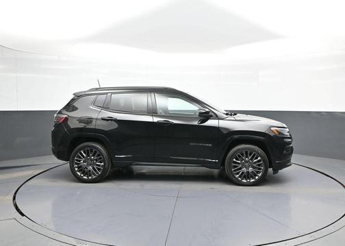 Diamond Black Crystal Pearlcoat 2023 Jeep Compass High Altitude