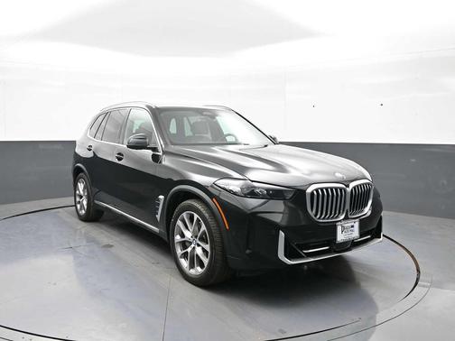 Black Sapphire Metallic 2024 BMW X5 xDrive40i