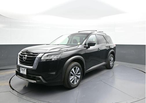 Super Black 2024 Nissan Pathfinder SL 4WD