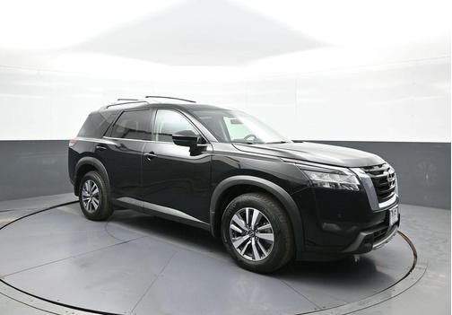 Super Black 2024 Nissan Pathfinder SL 4WD
