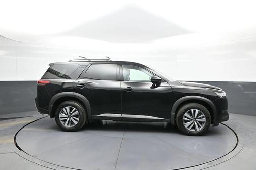 Super Black 2024 Nissan Pathfinder SL 4WD