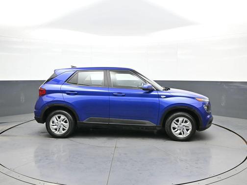 2022 Hyundai VENUE SE