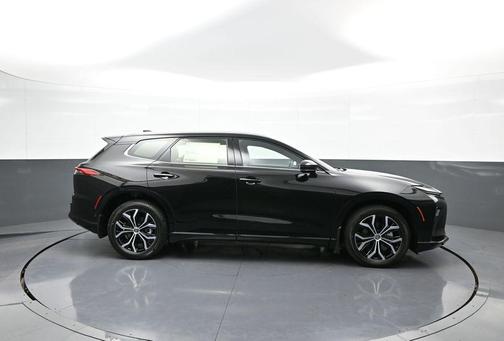2025 Toyota Crown Signia XLE