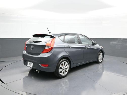 2013 Hyundai Accent SE