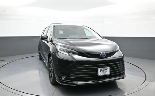 2025 Toyota Sienna Woodland Edition