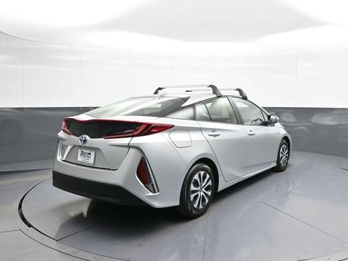Classic Silver Metallic 2022 Toyota Prius Prime LE