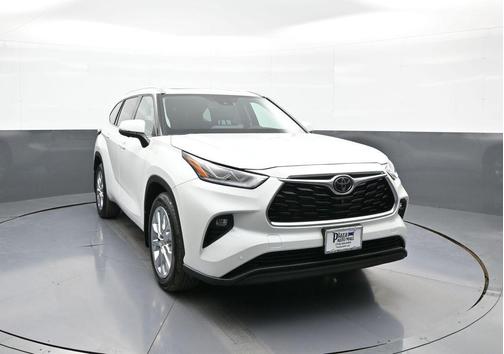 Wind Chill Pearl 2024 Toyota Highlander Limited