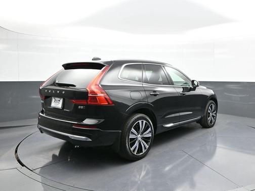 2022 Volvo XC60 B5 Inscription