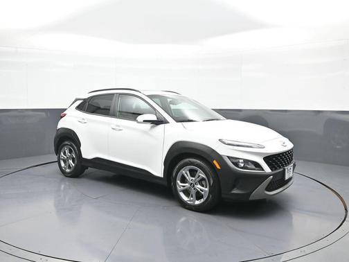 Lunar White 2023 Hyundai KONA SEL