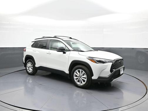 Wind Chill Pearl 2025 Toyota Corolla Cross LE