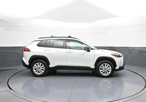 Wind Chill Pearl 2025 Toyota Corolla Cross LE