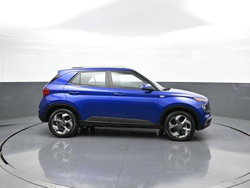 2022 Hyundai VENUE SEL