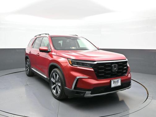 Radiant Red Metallic II 2023 Honda Pilot AWD Elite