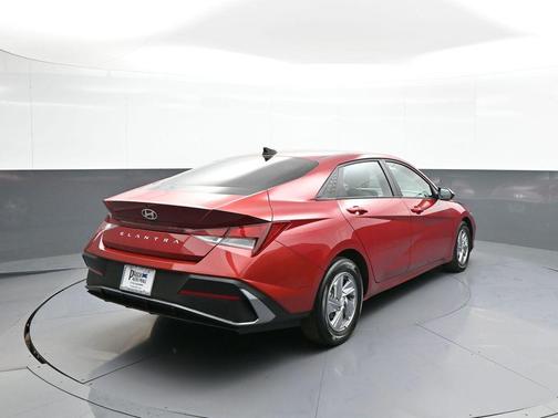 Ultimate Red 2024 Hyundai ELANTRA SE