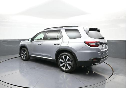 Lunar Silver Metallic 2023 Honda Pilot Touring 8-Passenger