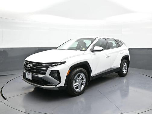 Serenity White Pearl 2025 Hyundai TUCSON SE