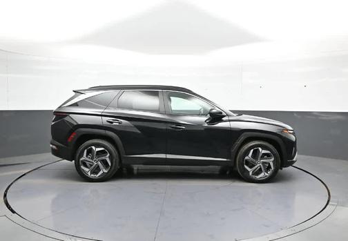 Black Pearl 2024 Hyundai TUCSON SEL