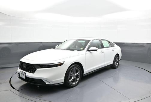Platinum White Pearl 2023 Honda Accord EX