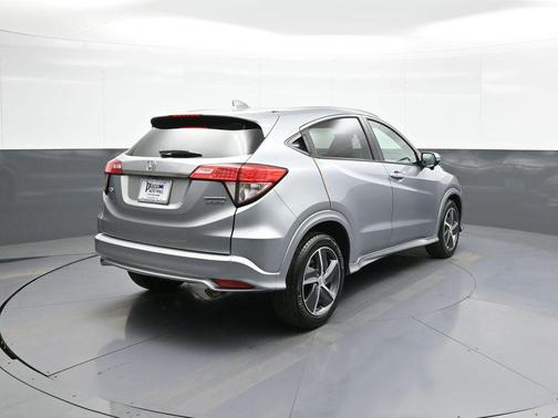 Modern Steel Metallic 2019 Honda HR-V Touring