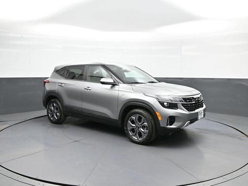 Steel Gray 2024 Kia Seltos LX