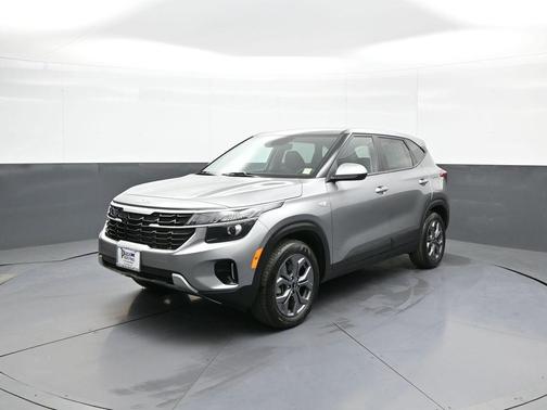 Steel Gray 2024 Kia Seltos LX