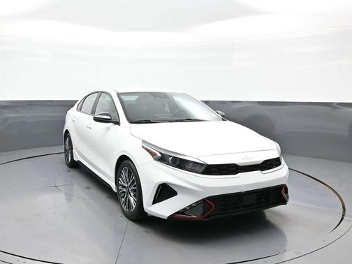 Snow White Pearl 2024 Kia Forte GT-Line