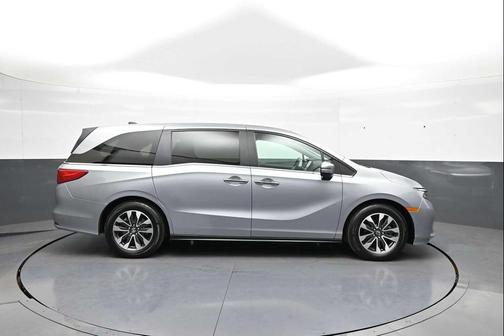 Lunar Silver Metallic 2024 Honda Odyssey EX-L