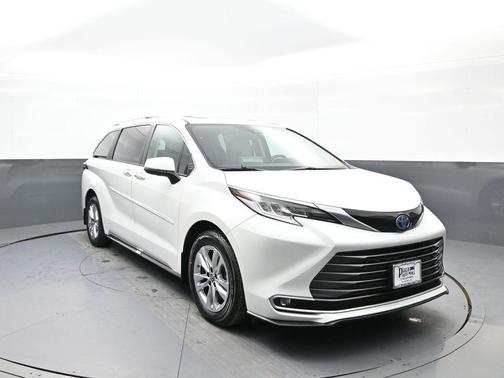2024 Toyota Sienna Limited