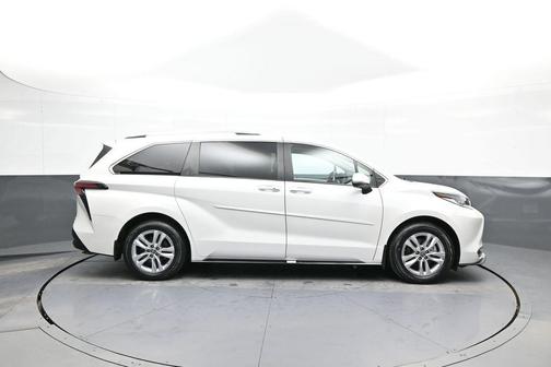 2024 Toyota Sienna Limited