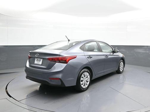 Urban Gray Metallic 2019 Hyundai Accent SE