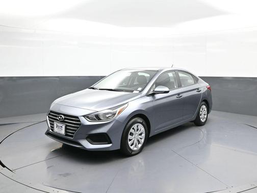 Urban Gray Metallic 2019 Hyundai Accent SE
