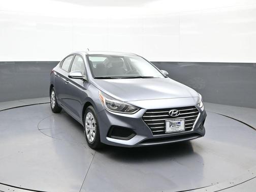 Urban Gray Metallic 2019 Hyundai Accent SE
