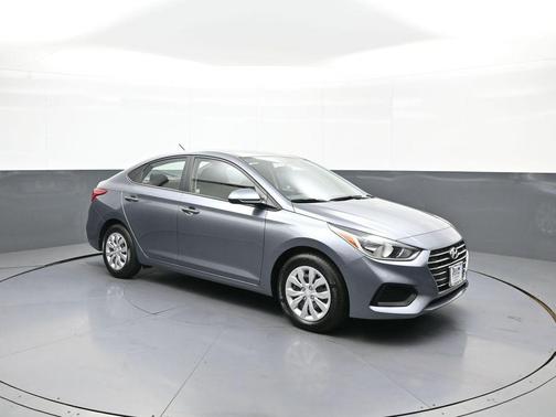 Urban Gray Metallic 2019 Hyundai Accent SE