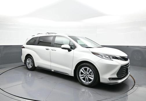 2025 Toyota Sienna Limited