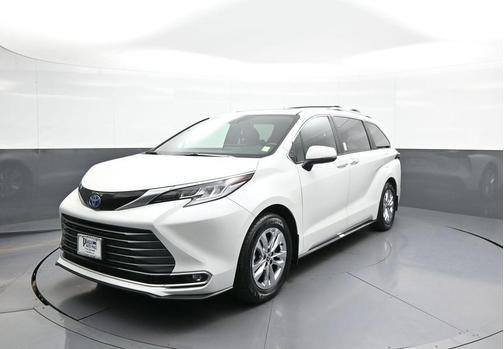 2025 Toyota Sienna Limited