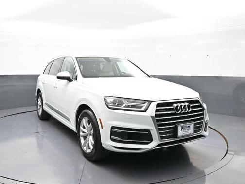 Glacier White Metallic 2019 Audi Q7 55 Premium