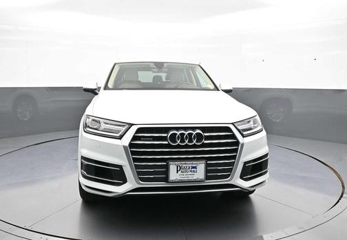 Glacier White Metallic 2019 Audi Q7 55 Premium
