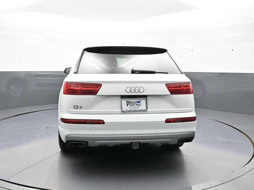 Glacier White Metallic 2019 Audi Q7 55 Premium