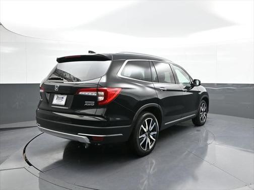 2022 Honda Pilot Touring 8-Passenger