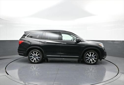 2022 Honda Pilot Touring 8-Passenger