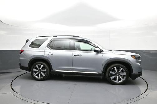 2023 Honda Pilot Touring 8-Passenger