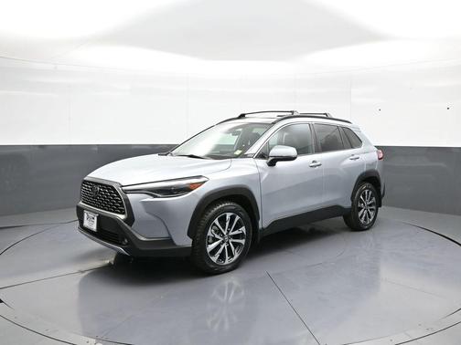 Sonic Silver 2023 Toyota Corolla Cross XLE