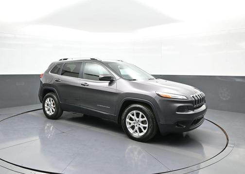 Granite Crystal Metallic Clearcoat 2015 Jeep Cherokee Latitude